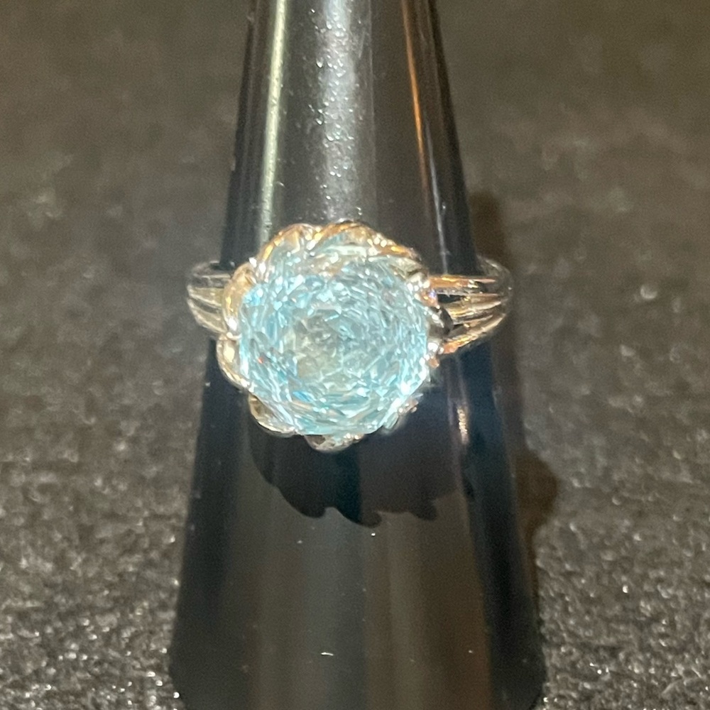 Elegant Blue Topaz 925 Sterling silver ring